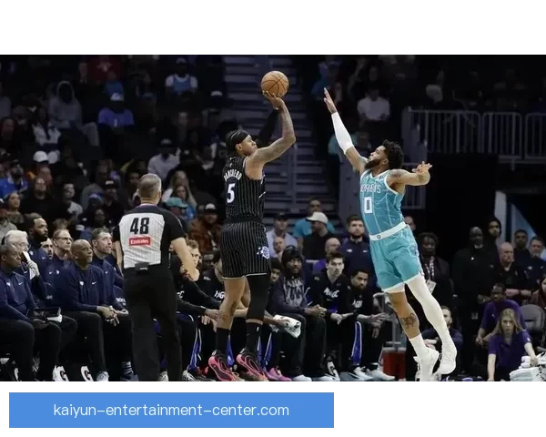 鲍尔三分火力全开黄蜂18记三分大胜灰熊米勒贡献22分